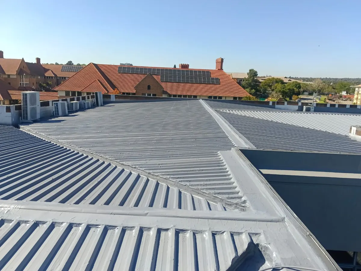 Corrugated iron roof sealed in grey Just Rubber Hybrid